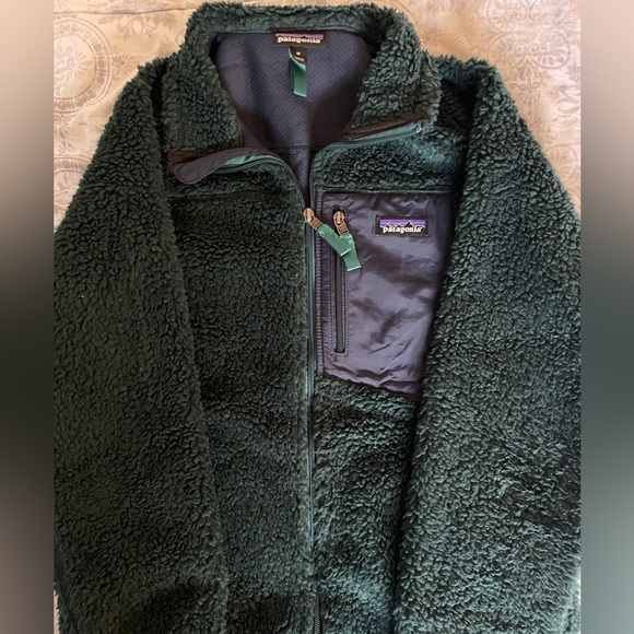 Womens size medium fleece Patagonia jacket. - Picture 2 of 4